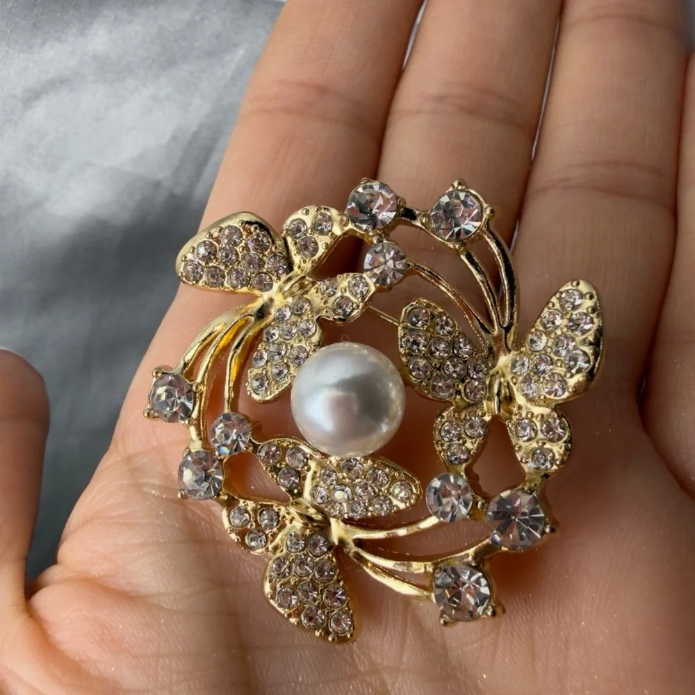 Classic vintage gold color Butterfly Brooch with Pearl Accent